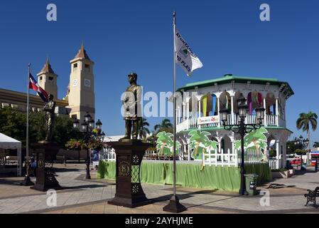 Puerto Plata, Dominikanische Republik - 7. Februar 2020: Der Central Park in Puerto Plata ist eine wichtige Touristenattraktion in einem Land, das sich auf die Hea stützt Stockfoto