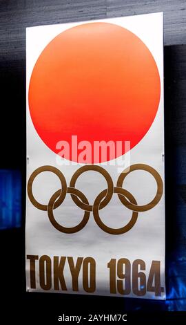 Poster von Tokio 1964 im Japan Olympic Museum Stockfoto