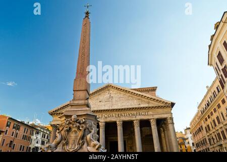 Pantheon und altägyptischer Obelisk in Rom, Italien Stockfoto