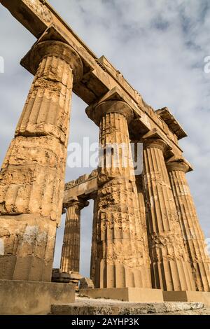 Selinunte - eine der wichtigsten griechischen Kolonien auf Sizilien. Das größte Archäologische Gebiet Europas Stockfoto