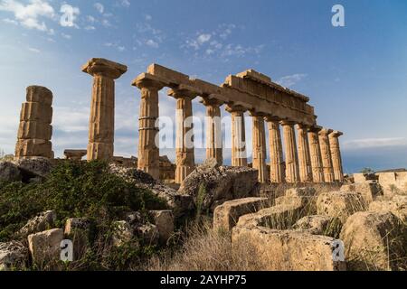 Selinunte - eine der wichtigsten griechischen Kolonien auf Sizilien. Das größte Archäologische Gebiet Europas Stockfoto