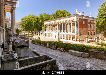 Archäologische Museen von Istanbul im Sommer, Türkei. Es ist eine berühmte Touristenattraktion in Istanbul. Der Komplex von drei Museen umfasst mehr als eine Million Stockfoto