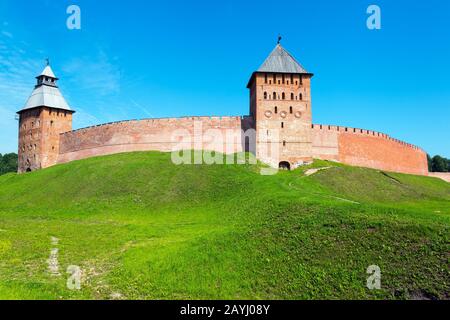 Die Kremlmauern in Velikj Nowgorod (Nowgorod der Große), Russland Stockfoto