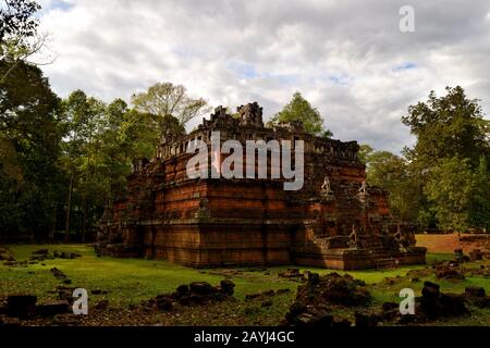 Blick auf den schönen Tempel von Phimeanakas im Angkor Komplex Stockfoto