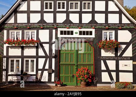 Fachwerkhaus im Kreis Assinghausen, Deutschland, Nordrhein-Westfalen, Sauerland, Olsberg Stockfoto