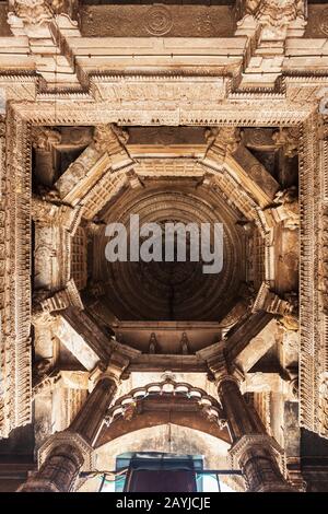 Die JAMA Masjid- oder Jumah-Moschee ist eine Hauptmoschee in der Stadt Ahmedabad im Bundesstaat Gujarat in Indien Stockfoto