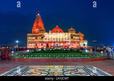 Prem Mandir ist ein Hindutempel, der Shri Radha Krishna in Vrindavan in der Nähe der Stadt Mathura im Bundesstaat Uttar Pradesh in Indien gewidmet ist Stockfoto