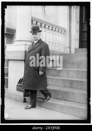 FRAYNE, HUGH, VORSITZENDER DER ARBEITSABTEILUNG, VORSTAND DER KRIEGSWIRTSCHAFT Stockfoto