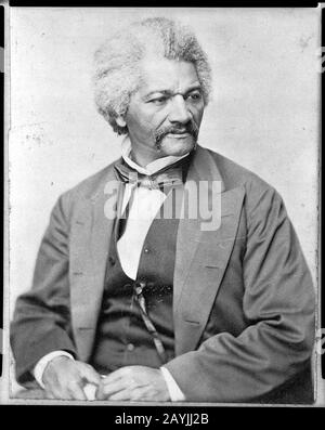 Frederick Douglass, Kopf-und-Schulterporträt, nach rechts gerichtet Stockfoto