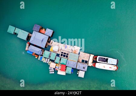 Floating Village - Ha Long Bay, Ha Long, Vietnam Stockfoto