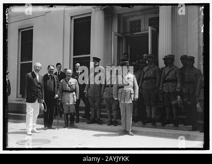 FRANZÖSISCHE MILITÄRBAND IM WEISSEN HAUS VON PRÄSIDENT WILSON EMPFANGEN Stockfoto