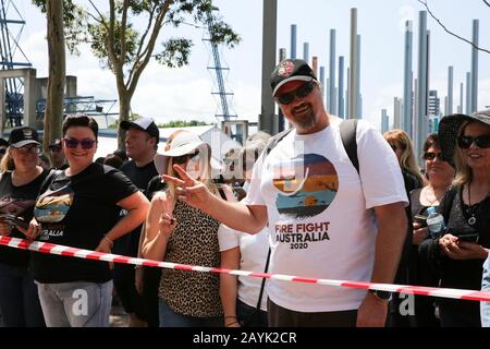 16. Februar 2020: Menschenmassen sammeln beim Fire Fight Australia Concert für die nationale Buschfeuer-Entlastung im ANZ Stadium am 16. Februar 2020 in Sydney, NSW Australien (Credit Image: © Christopher Khoury/Australian Press Agency via ZUMA Wire) Stockfoto