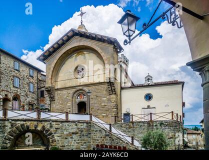 Propositura di San Niccolò, Kirche Sankt Nikolaus in der mittelalterlichen Stadt Radda in Chianti, Region Chianti, Toskana, Italien Stockfoto