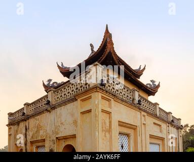 Die Kaiserliche Zitadelle wird auch als Alte Zitadelle von Thang Long in Hanoi bezeichnet Stockfoto