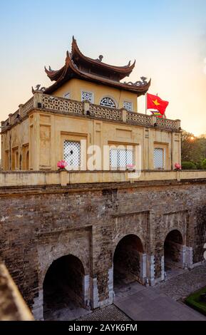 Die Kaiserliche Zitadelle wird auch als Alte Zitadelle von Thang Long in Hanoi bezeichnet Stockfoto