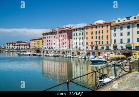 Foso-reale Hafengebiet des historischen Livorno, das den Bezirk Venezia von Livorno und Fortezza Nuova, Livorno, Toskana, Italien bevorzugt Stockfoto