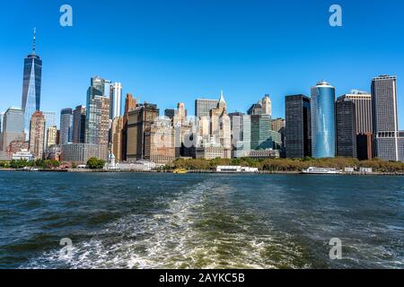 New YORK, USA - 10. OKTOBER: Blick auf die Skyline der Finanzdistriktstadt Manhattan am 10. Oktober 2019 in New York Stockfoto