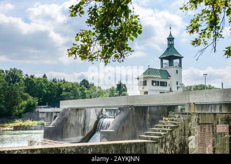 Anlagen rund um den historischen Hochablass, Teil des Augsburger Wassersystems Stockfoto