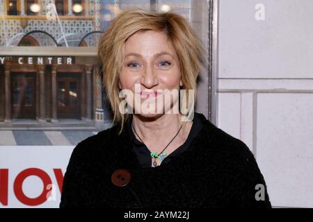 Die Eröffnungsnacht für My Name Ist Lucy Barton im Samuel J. Friedman Theatre - Arrivals. Mit: Edie Falco Where: New York, New York, Vereinigte Staaten When: 16 Jan 2020 Credit: Joseph Marzullo/WENN.com Stockfoto