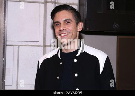 Die Eröffnungsnacht für My Name Ist Lucy Barton im Samuel J. Friedman Theatre - Arrivals. Mit: Matthew Lopez Where: New York, New York, Vereinigte Staaten When: 16 Jan 2020 Credit: Joseph Marzullo/WENN.com Stockfoto