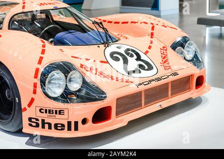17. MAI 2018, BERLIN, DEUTSCHLAND: Porsche-Rennwagen in der Museumsausstellung in Berlin Stockfoto