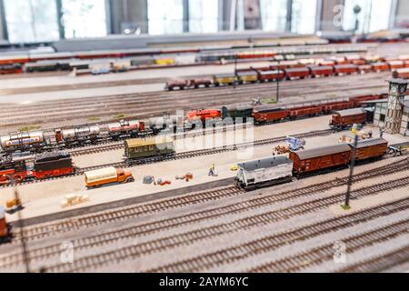 Technologiemuseum, BERLIN, DEUTSCHLAND - 19. MAI 2018: Miniatur-Bahnhof-Modell Stockfoto