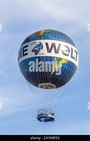 Berlin, DEUTSCHLAND - 19. MAI 2018: Die Weltballon ist ein großartiger Aussichtspunkt in Berlin Stockfoto