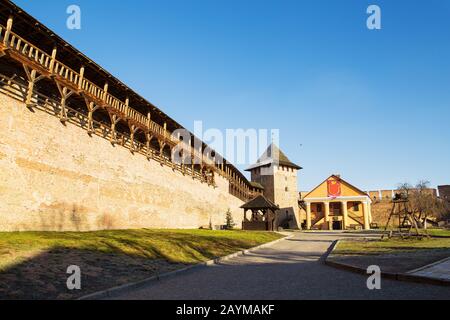 Nachbarschaft der alten Burg Lubart in Lutsk, Ukraine. Stockfoto