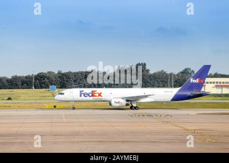 16. MAI 2018, BUDAPEST UNGARN: Fed ex Cargo Airplane on Ground at Ferenz Liszt Airport Stockfoto