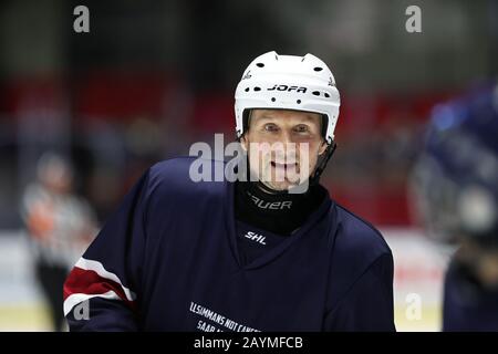 Linkoping, Schweden 20200215 Erkki Saramaa während des Benefizspiels "Together Against Cancer" in der Saab-Arena. Alte Eishockeylegenden mit kombinierten Erfahrungen aus 6522 SHL-Spielen, 3051 NHL-Spielen, 1203 SDHL-Spielen, die am Samstag gespielt wurden, um Geld für Krebsforschung zu sammeln. Foto Jeppe Gustafsson Stockfoto