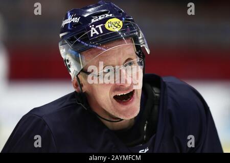 Linkoping, Schweden 20200215 Matthias Nilimaa während des Benefizspiels "Together Against Cancer" in der Saab-Arena. Alte Eishockeylegenden mit kombinierten Erfahrungen aus 6522 SHL-Spielen, 3051 NHL-Spielen, 1203 SDHL-Spielen, die am Samstag gespielt wurden, um Geld für Krebsforschung zu sammeln. Foto Jeppe Gustafsson Stockfoto