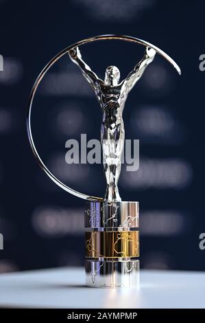 Berlin, Deutschland. Februar 2020. Laureus-Trophäe. Ges/Laureus World Sports Awards 2020, Berlin, 16. Februar 2020 - weltweite Nutzung Credit: Dpa/Alamy Live News Stockfoto