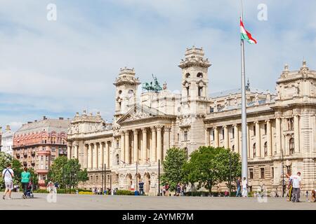 14. MAI 2018, BUDAPEST, UNGARN: Ungarisches Museum für Ethnographie am Kossuth-Platz in Budapest. Stockfoto