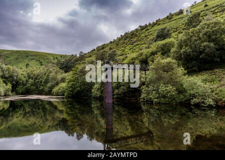 Neuer Pool Hollow Reservoir in Carding Mill Valley am Long Mynd in der Nähe von Church Stretton in den Shropshire Hills, England, Großbritannien Stockfoto