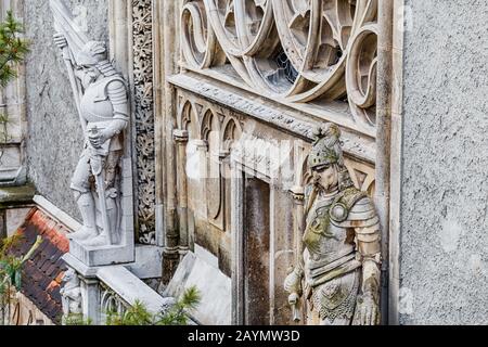 Architektur Details der Fassade des Schlosses Vajdahunyad in Budapest, Ungarn Stockfoto