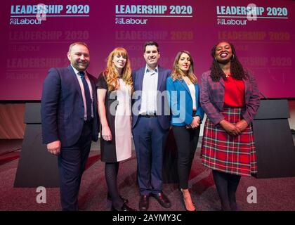 Glasgow, Großbritannien. Februar 2020. Britische Labour-Partei Hustet um den stellvertretenden Führer der britischen Labour-Partei Führung 2020. Bild: (L-R) Ian Murray MP; Angela Rayner MP; Richard Burgon MP; Rosena Allin-Khan MP; Dawn Butler MP. Kredit: Colin Fisher/Alamy Live News Stockfoto