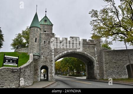 Die Tore von Quebec City, eine der einzigen ummauerten Städte in Nordamerika Stockfoto