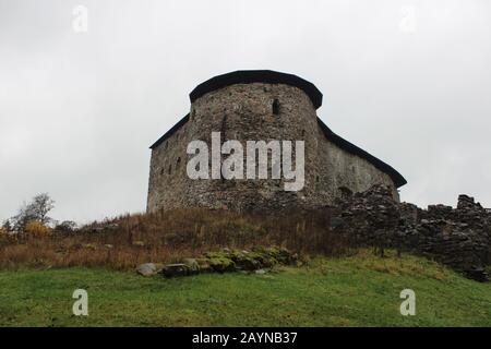 Schloss Raasepori aus dem 14. Jahrhundert in Raasepori, Finnland. Stockfoto