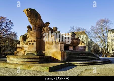 Stierbrunnen, Arnswalder Platz, Berlin, Deutschland Stockfoto