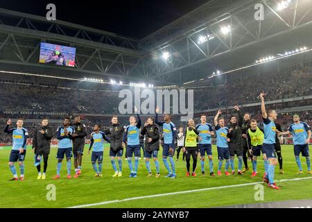 Schlussjubel MG feiern und tanzen die Spieler vor den Fans, Fußball 1. Bundesliga, 22. Spieltag, Fortuna Düsseldorf (D) - Borussia Mönchengladbach (MG) 1:4, am 15. Februar 2020 in Düsseldorf/Deutschland. ¬ Nutzung weltweit Stockfoto