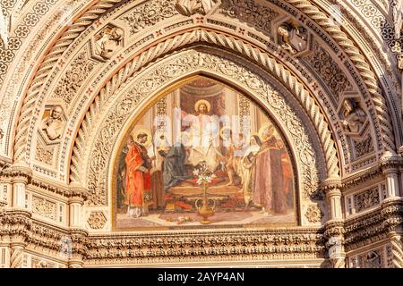 Berühmter touristischer Wahrzeichen der Kathedrale der Duomusbasilika in Florenz, Detailansicht Stockfoto
