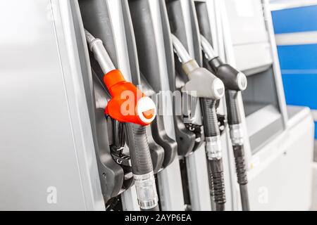 Auto an der Tankstelle Stockfoto