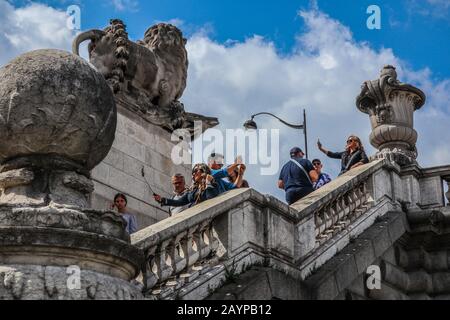 Besucher, die selfie's in Paris, Frankreich, Europa besuchen Stockfoto