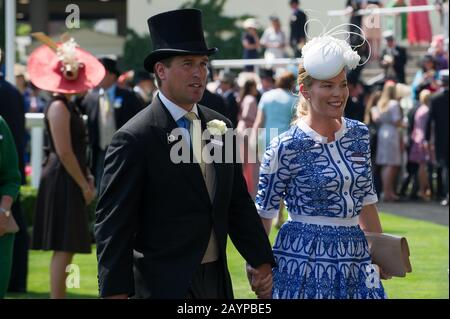 Royal Ascot, Ascot Racecourse, Berkshire, Großbritannien. Juni 2017. Ihre Majestät der älteste Enkel der Königin, Peter Phillips, besucht Mit seiner Frau Autumn Phillips Den Tag Eins von Royal Ascot. Kredit: Maureen McLean/Alamy Stockfoto