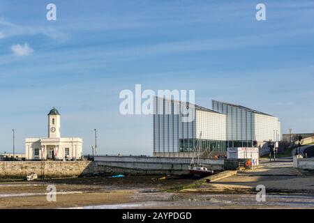 Turner Zeitgenössische Kunstgalerie am Hafen von Margate. Stockfoto