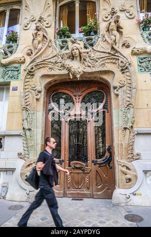 Gaudi Jugendstil Lavirotte Gebäude in Paris, Frankreich, Europa Stockfoto