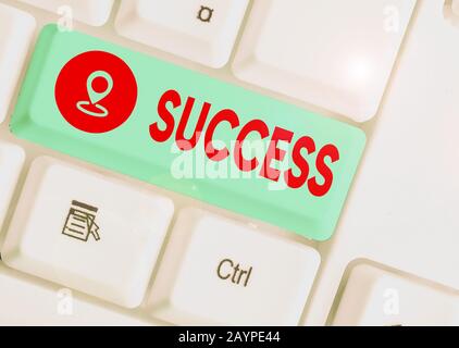 Hinweis zum Erfolg wird geschrieben. Geschäftskonzept zur Erreichung des Ziels gute oder schlechte Ergebnisse des Unternehmens Stockfoto
