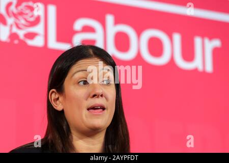 Business Design Center, North London. Februar 2020 - die Kandidatin der Labour-Führung Lisa Nandy MP für Wigan spricht auf einer Hustings Veranstaltung, die von der Co-operative Party im Business Design Center im Norden Londons veranstaltet wird. Credit: Dinendra Haria/Alamy Live News Stockfoto