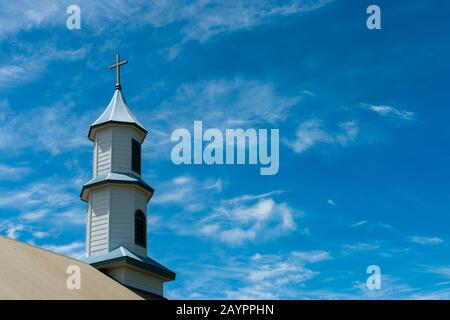 Die Kirche (1750-1790) in Dalcahue, einem UNESCO-Weltkulturerbe, ist eine der ältesten Kirchen auf der Chiloe-Insel im Süden Chiles. Stockfoto