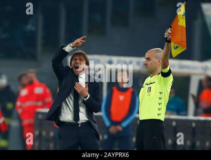 ROM, Italien, 16. Februar 2020 Antonio Conte Trainer von Inter im Einsatz während des italienischen Serie-A-Fußballspiels zwischen SS Lazio und Finter mailand Stockfoto